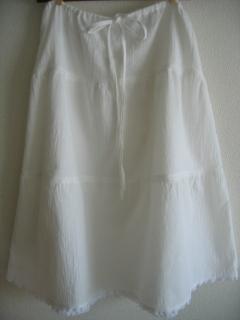 白のスカート♪