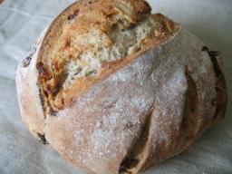 いちじくとレーズンのカンパーニュ