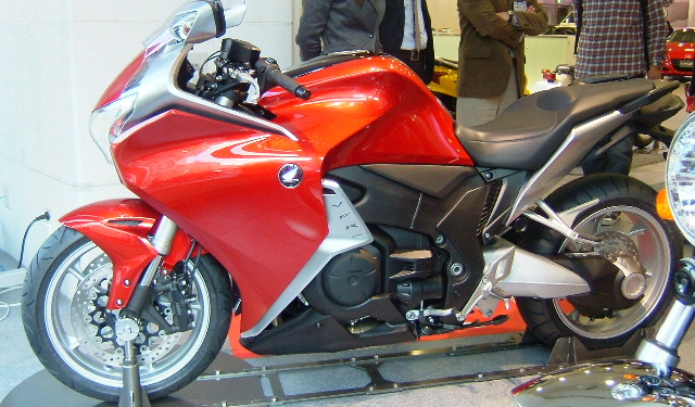 VFR1200_1.JPG