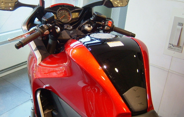 VFR1200_2.JPG