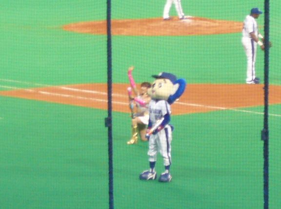 ドアラもいるでよっ！