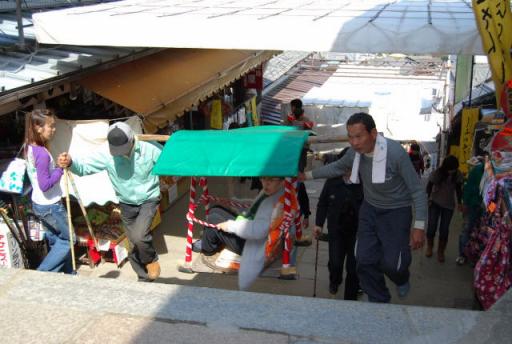 金毘羅さん籠２