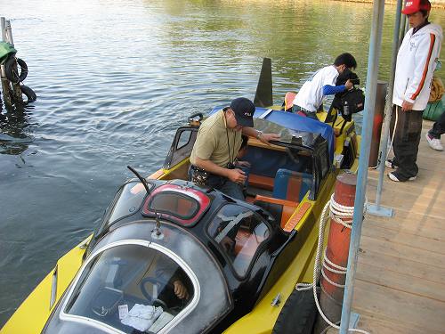 モーターボート降りたところ