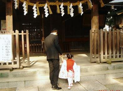 神社へお参りに行きました