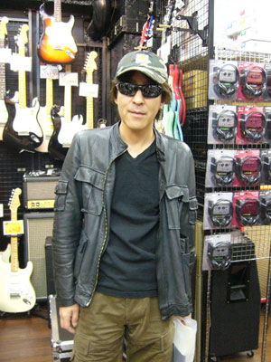 Every Little Thingのギタリスト伊藤 一朗氏が御来店!! | CRAFT