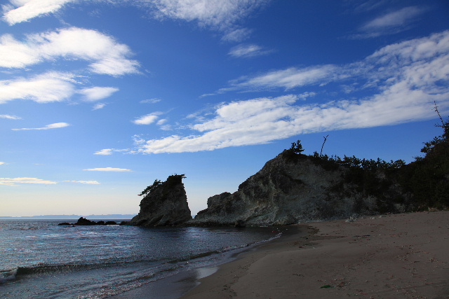 白い岩肌　越後・田ノ浦海岸