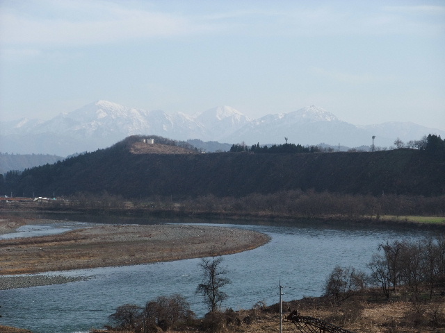 信濃川と越後三山