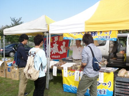 名古屋学生マルシェ (3).JPG