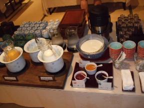 炭平　朝食　バイキング