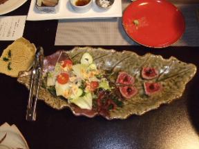 炭平　変皿　牛たたき　サラダ風