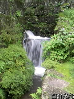 大猷院　入り口脇