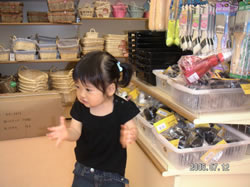100円ショップ1_050712
