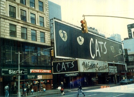 ブロードウェイ　ＣＡＴＳシアター