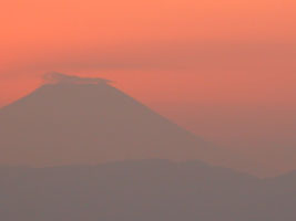 新宿夕焼け富士山０６１２３１２