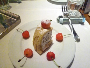 季節のフルーツ添え