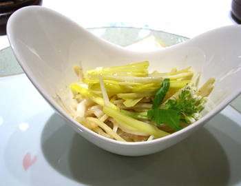 白魚と黄ニラの炒め物