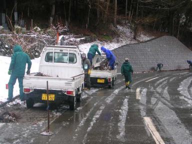 常会、河川清掃