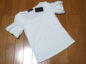 ドットカットソー