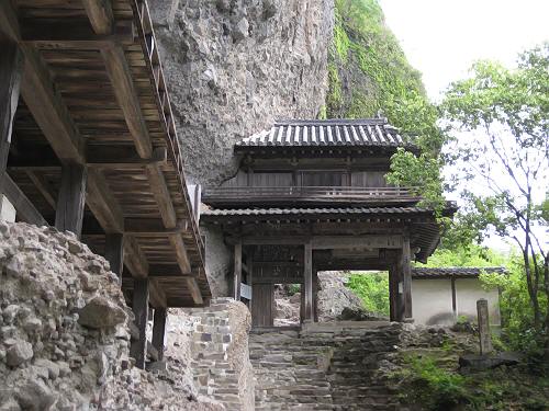 羅漢寺山門.jpg