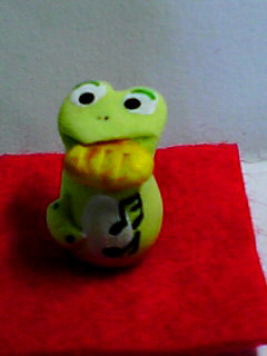 軽量粘土　蛙置物