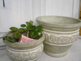 アンティーク調プランター大、小.jpg