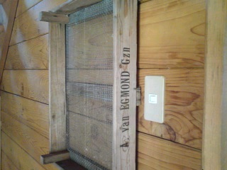 アンティークワイヤーネットのボックス取り付け サイド.jpg