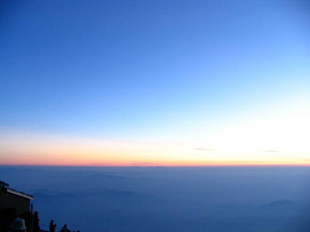 2006/8/5 4:42 富士山頂から