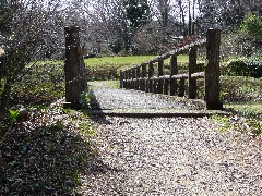 正てん門跡の木橋1