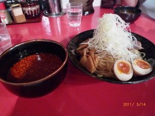 ばくだん屋の辛味噌つけ麺。