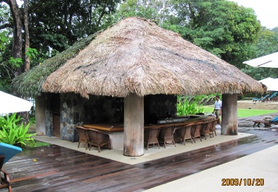 雨上がりのビーチクラブバー.jpg