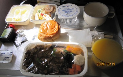 マレーシア航空エコノミー機内食.jpg