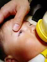 突き刺さる鋭い眼光