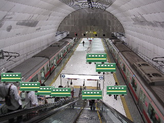 元町中華街の駅.JPG