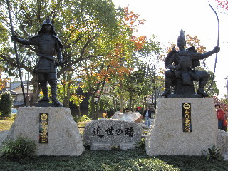 桶狭間古戦場跡公園の銅像.JPG