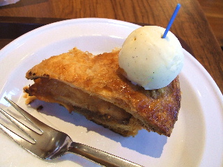 ZOKA Apple　pie　with　Ice-cream