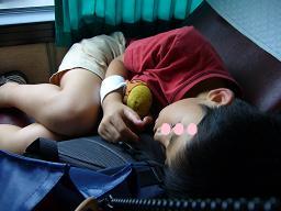 お・おねむ・・・。