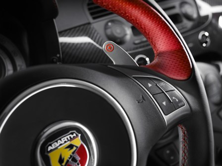 abarth_695_tributo_ferrari_05.jpg