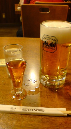 電気ブランと生ビール中.jpg