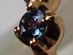 アレキサンドライト・リング（拡大）