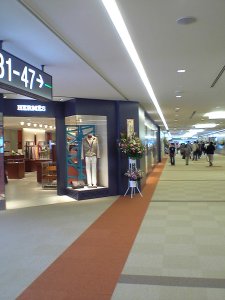 06-06-06_Narita2.jpg