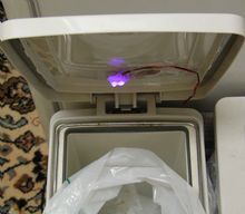 ゴミ箱の蓋の内側に 紫外線 LED x 2 - 秋月で売っているやつ、定電流 30mA 駆動 ちょっと定格(=25mA) オーバー、臭いとか、カビ対策になるか