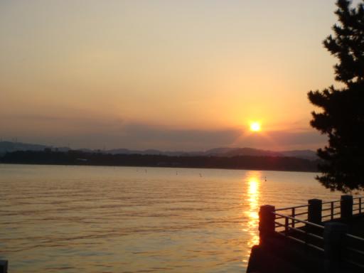 横浜で見た夕日。