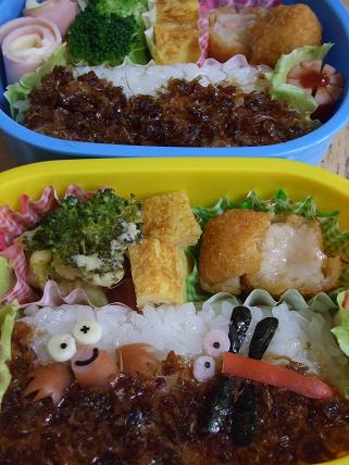 10.30オケラくんと赤とんぼのお弁当～２つ.JPG