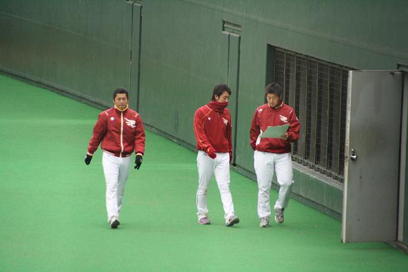 2011.3.3 296ランニング終了、長谷部、木谷、菊池君.JPG