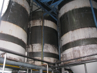ビール工場　　タンク