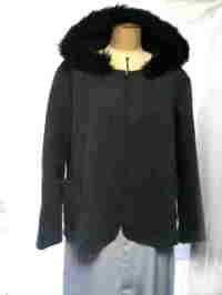 フードつきジャケット