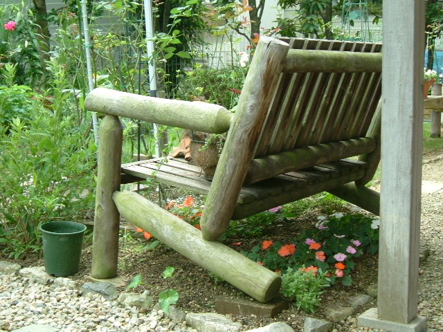 椅子下の花（２）