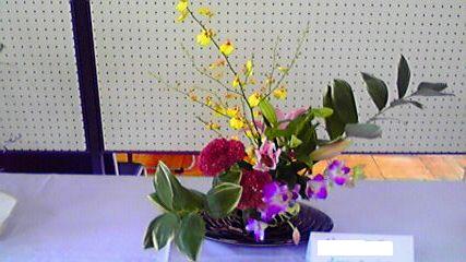 花ばかりの花材も　むつかしい～～～