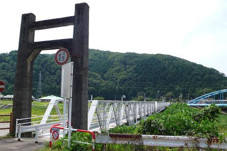 再び和佐谷橋（向こう岸に道の駅）