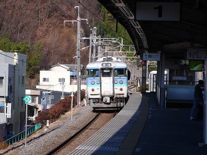 韮崎駅で下車